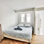 Le Nid Suspendu Apartment *